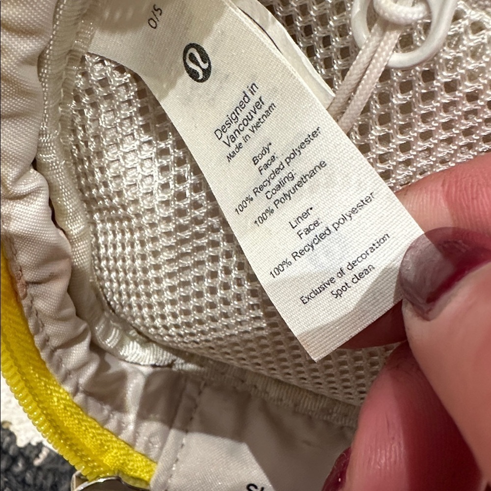 Lululemon Daily Essentials Mini Pouch - Picture 10 of 11